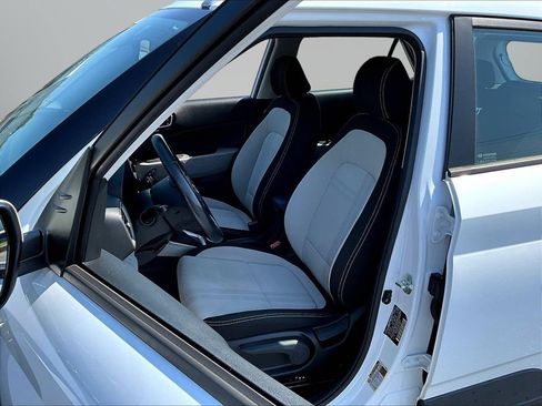 Certified 2022 Hyundai Venue SEL w/ Cargo Package FWD image 20