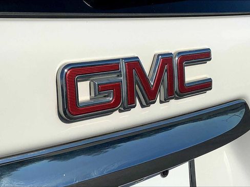 Used 2020 GMC Terrain SLE w/ Driver Convenience Package image 30