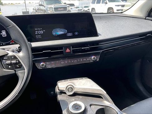Used 2024 Kia EV6 Wind RWD image 8