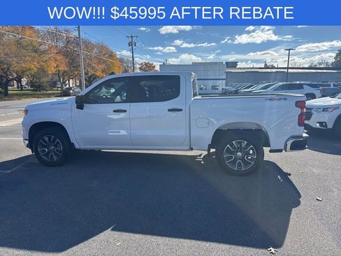 Used 2025 Chevrolet Silverado 1500 LT image 2