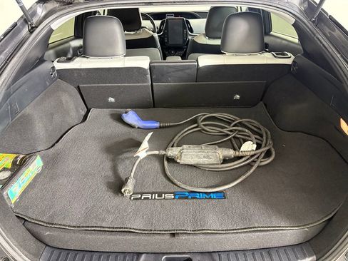 Used 2018 Toyota Prius Prime Premium w/ Carpet Mat Package FWD image 18