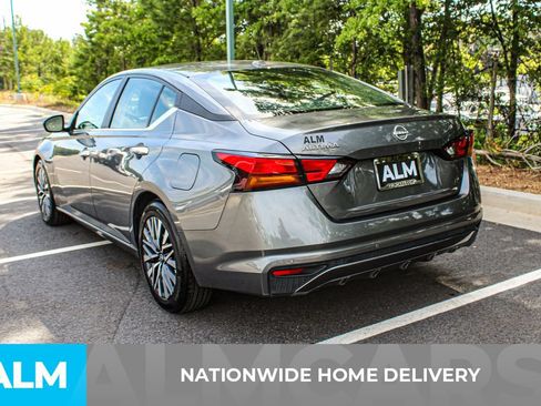 Used 2025 Nissan Altima 2.5 SV FWD image 5