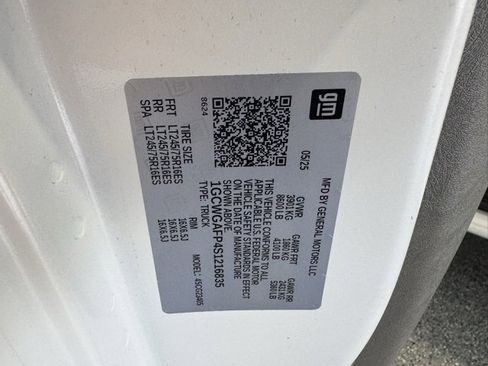 Used 2025 Chevrolet Express 2500 w/ Driver Convenience Package image 22