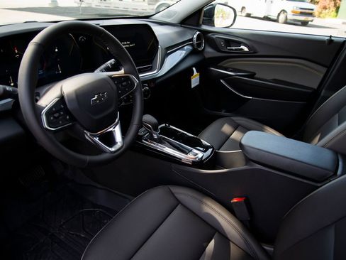New 2026 Chevrolet Trax ACTIV w/ Sunroof Package FWD image 10