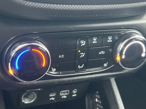 Used 2022 Chevrolet TrailBlazer LT w/ Driver Confidence Package image 17