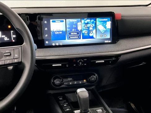 New 2026 Nissan Kicks SV image 8