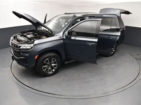 Used 2021 Chevrolet Tahoe Z71 w/ Luxury Package AWD/4WD image 27