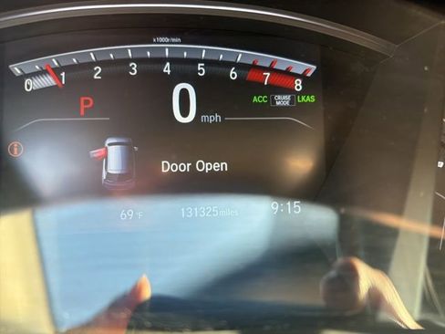 Used 2018 Honda CR-V Touring image 2