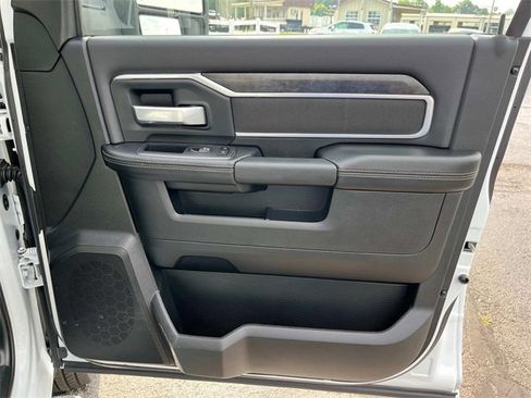 Used 2024 RAM 3500 Big Horn image 27