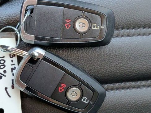 Used 2023 Ford Edge SEL image 46