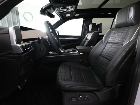 Used 2026 Cadillac Escalade V w/ LPO, ONYX Package AWD/4WD image 17
