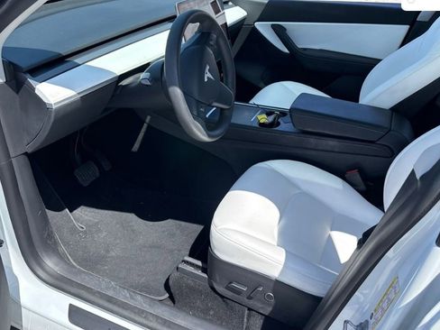 Used 2021 Tesla Model Y Long Range image 6