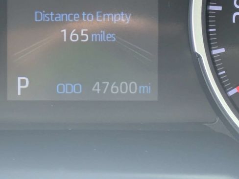 Used 2021 Toyota RAV4 XLE Premium FWD image 33