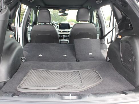 Used 2025 Jeep Compass Latitude w/ Sun & Sound Group AWD/4WD image 43