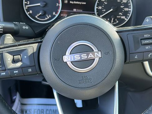 Used 2023 Nissan Rogue SV w/ SV Premium B Package image 13