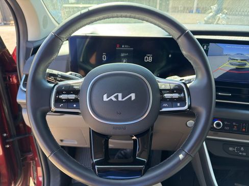 Used 2025 Kia Carnival LXS image 25