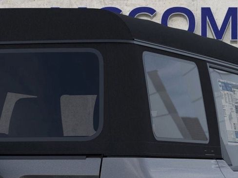 New 2025 Ford Bronco 4-Door image 25