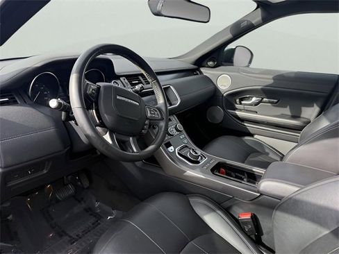 Used 2018 Land Rover Range Rover Evoque SE image 9