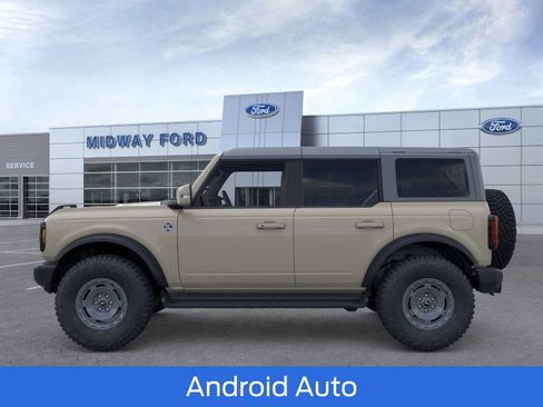 New 2025 Ford Bronco Outer Banks w/ Sasquatch Package image 3