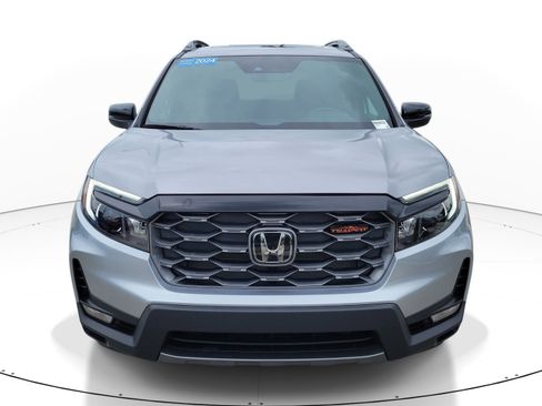 Certified 2024 Honda Passport TrailSport image 2