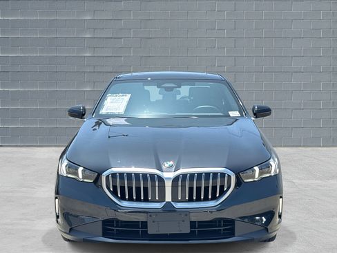 Used 2025 BMW 530i image 3