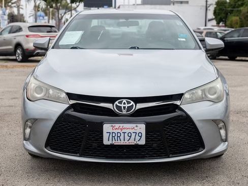 Used 2016 Toyota Camry SE FWD image 4