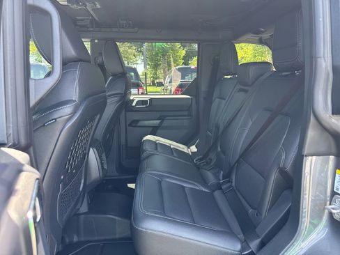 Certified 2025 Ford Bronco Badlands w/ Sasquatch Package AWD/4WD image 16