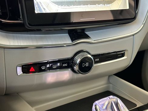 New 2026 Volvo XC60 T8 Ultra w/ Protection Package Premier AWD/4WD image 20