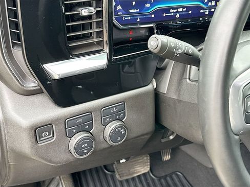 Used 2025 Chevrolet Silverado 1500 LT image 10