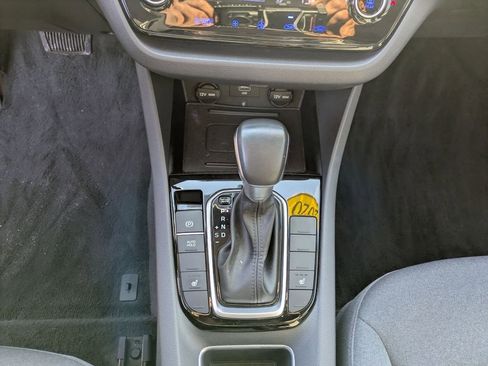 Used 2020 Hyundai Ioniq SEL image 18