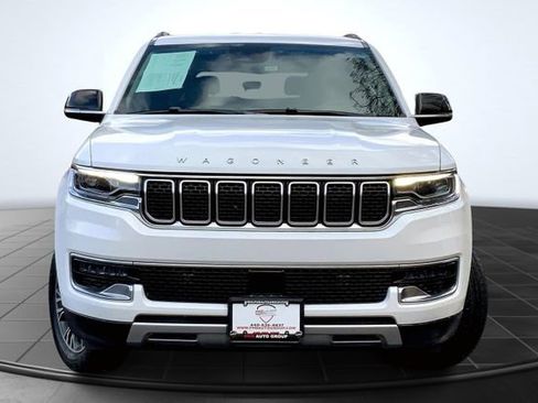 Used 2024 Jeep Wagoneer Series II w/ Flexible Seating Group image 3
