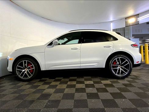 New 2026 Porsche Macan S image 2
