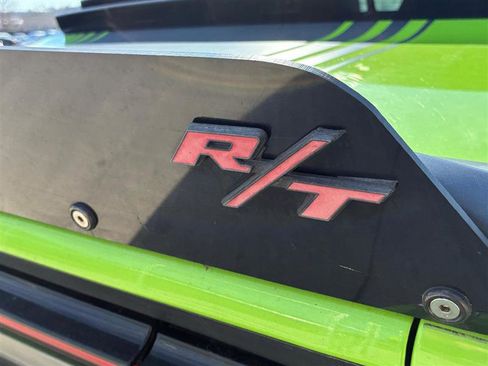 Used 2015 Dodge Challenger R/T image 5