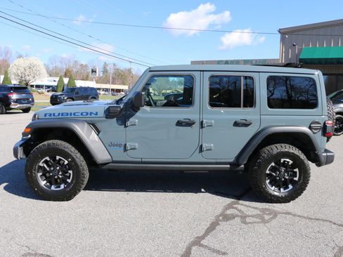 Used 2025 Jeep Wrangler Unlimited Rubicon 4xe w/ Convenience Group image 2