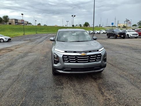 Used 2026 Chevrolet Equinox LT AWD/4WD image 3