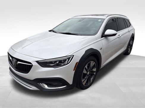 Used 2019 Buick Regal Essence w/ Driver Confidence Package I AWD/4WD image 1