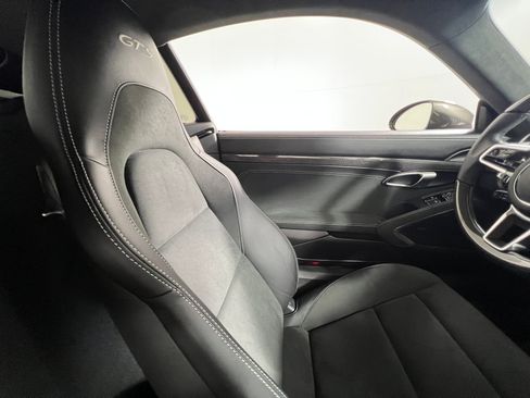 Certified 2025 Porsche 718 Cayman GTS RWD image 17