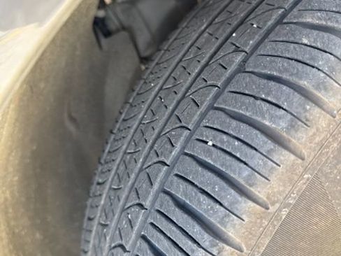 Used 2025 Volvo XC60 B5 Plus image 9