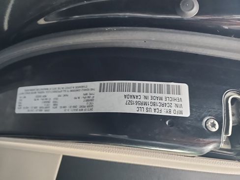 Used 2021 Chrysler Pacifica Touring-L FWD image 13