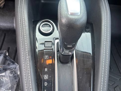Used 2019 Nissan Kicks SR w/ SR Premium Package FWD image 22