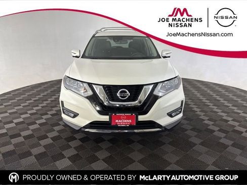 Used 2017 Nissan Rogue SL image 2