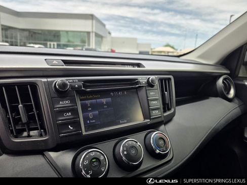 Used 2018 Toyota RAV4 LE w/ Carpet Mat Package FWD image 16