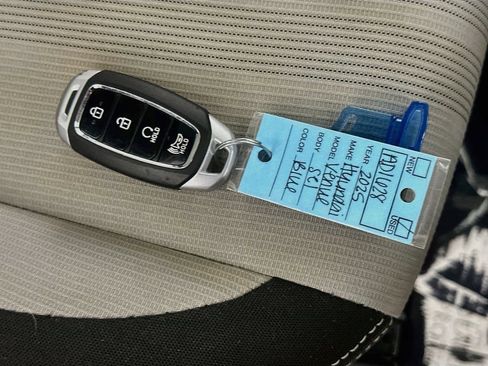 Used 2025 Hyundai Venue SEL FWD image 34