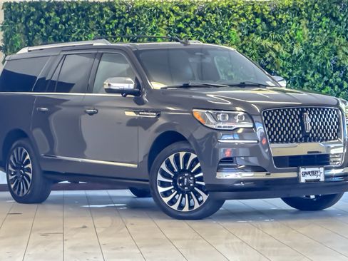 Used 2024 Lincoln Navigator L Black Label AWD/4WD image 1