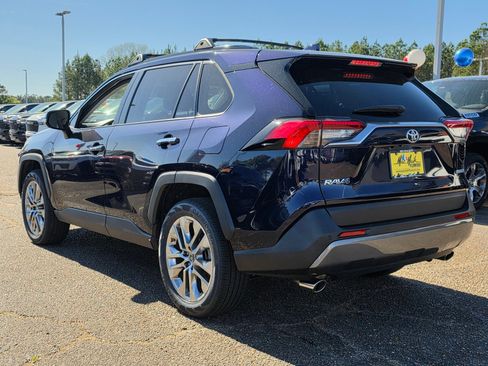 Used 2019 Toyota RAV4 Limited image 3