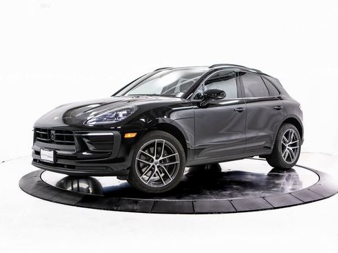 Certified 2024 Porsche Macan image 1