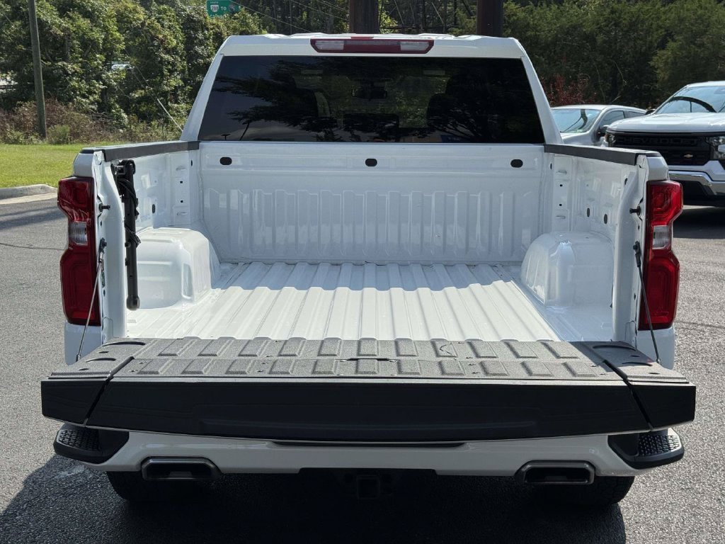 Used 2025 Chevrolet Silverado 1500 RST w/ Z71 Off-Road Package AWD/4WD image 17
