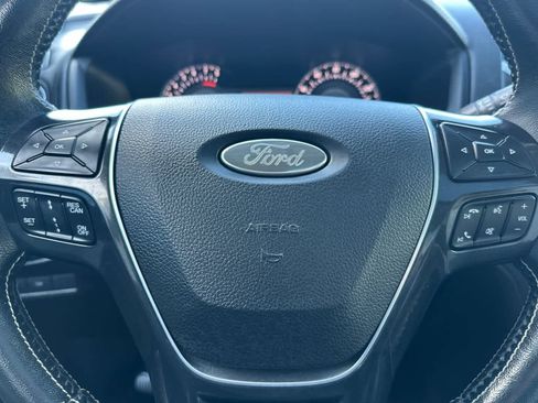 Used 2017 Ford Explorer Platinum image 26