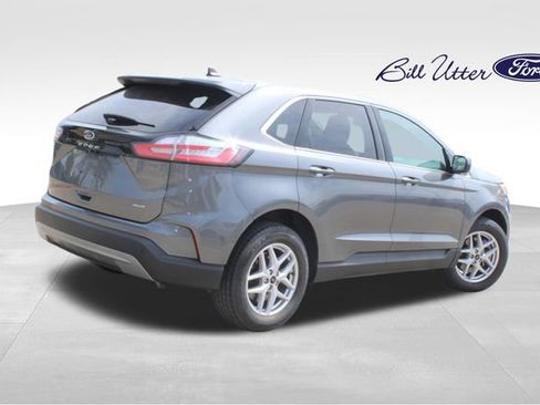 Used 2024 Ford Edge SEL AWD/4WD image 5