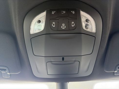 New 2027 Chrysler Pacifica Select FWD image 34